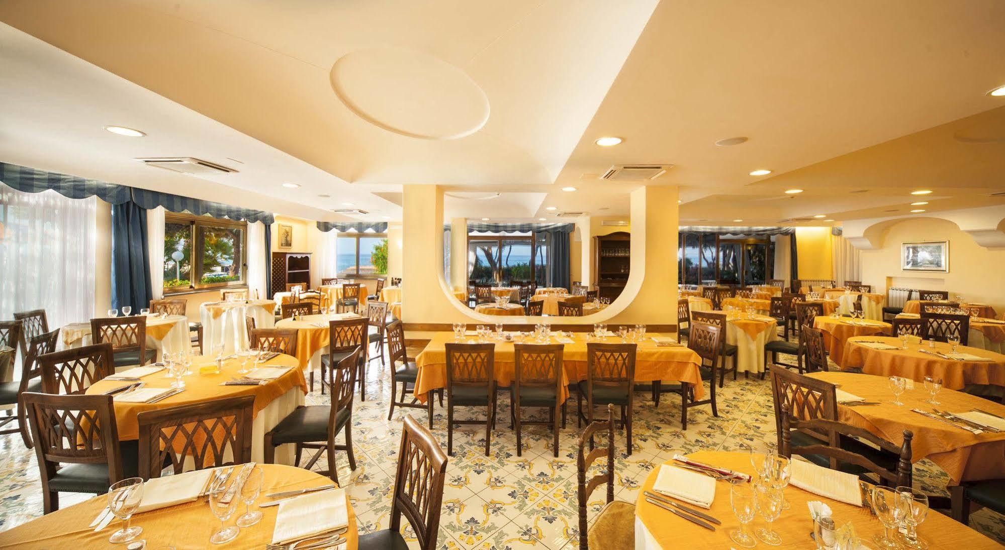 Hotel Ambasciatori Ischia Extérieur photo